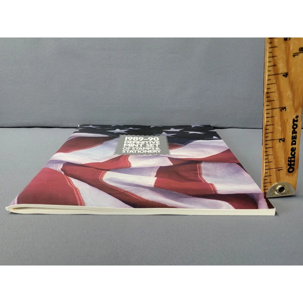 Vintage 1989-90 Definitive Mint‎ Set Stamps Stationery USPS Book Patriotic USA
